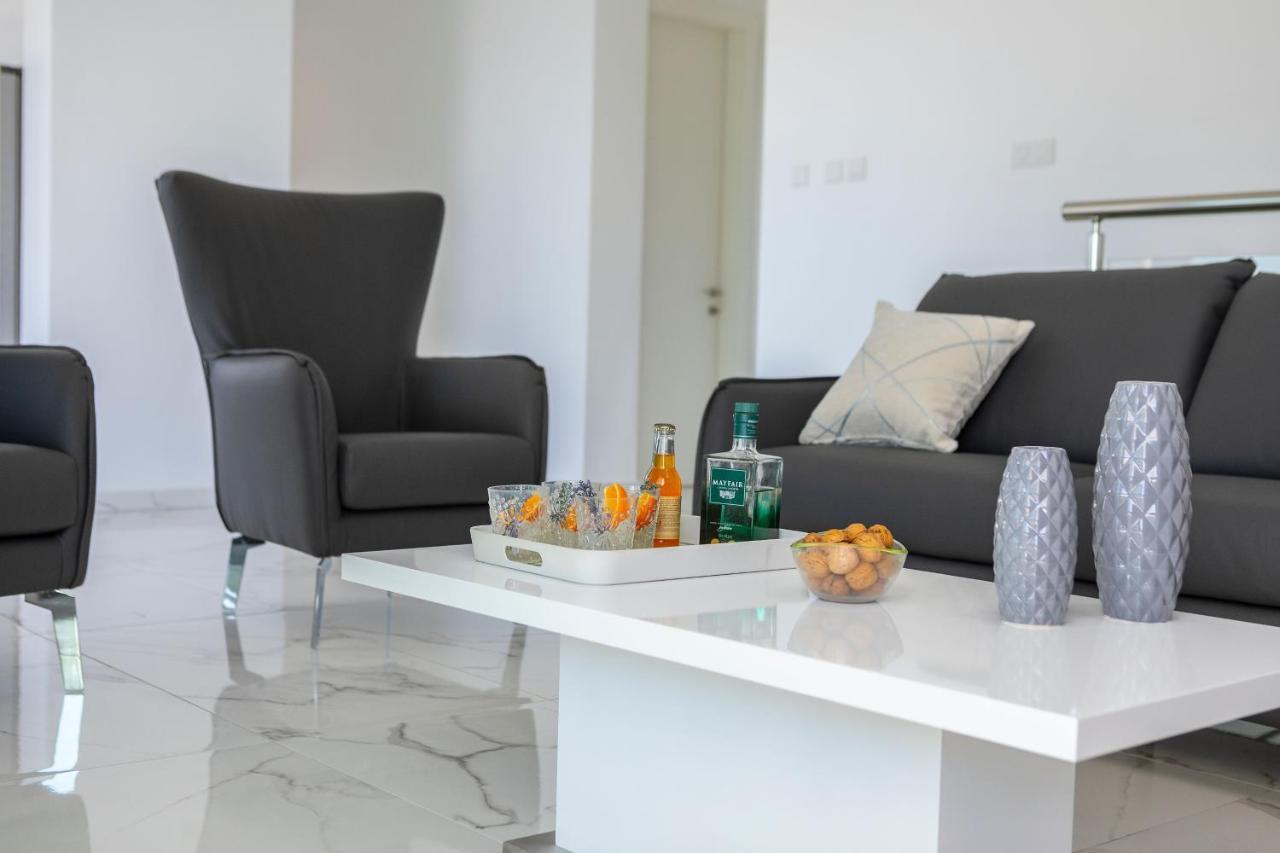Villa Pleiades Paphos Bagian luar foto