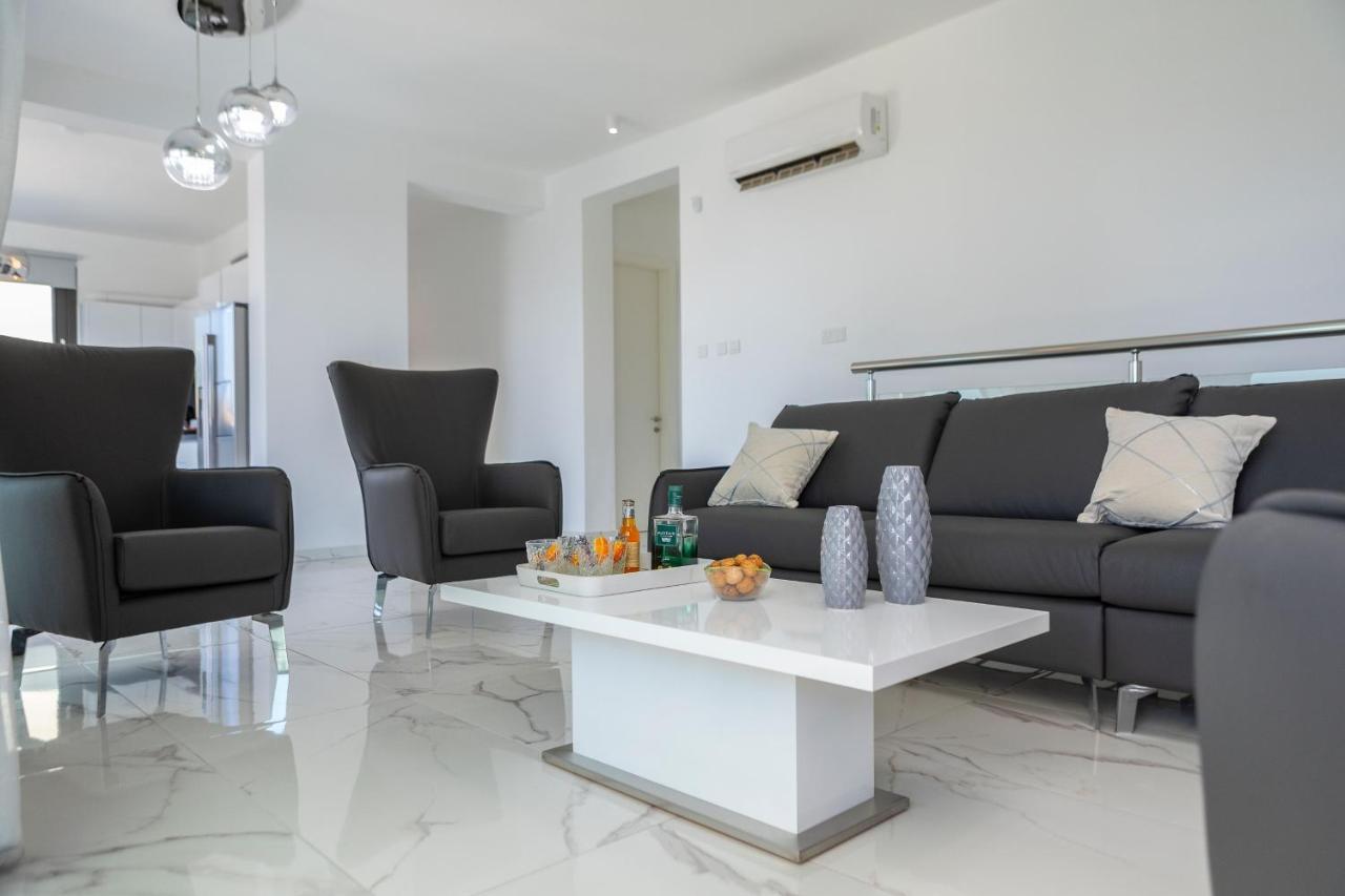 Villa Pleiades Paphos Bagian luar foto