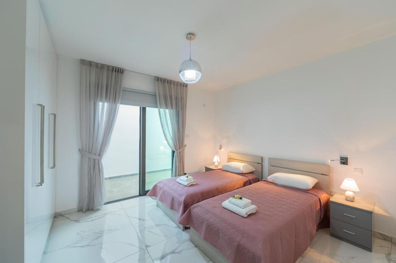 Villa Pleiades Paphos Bagian luar foto