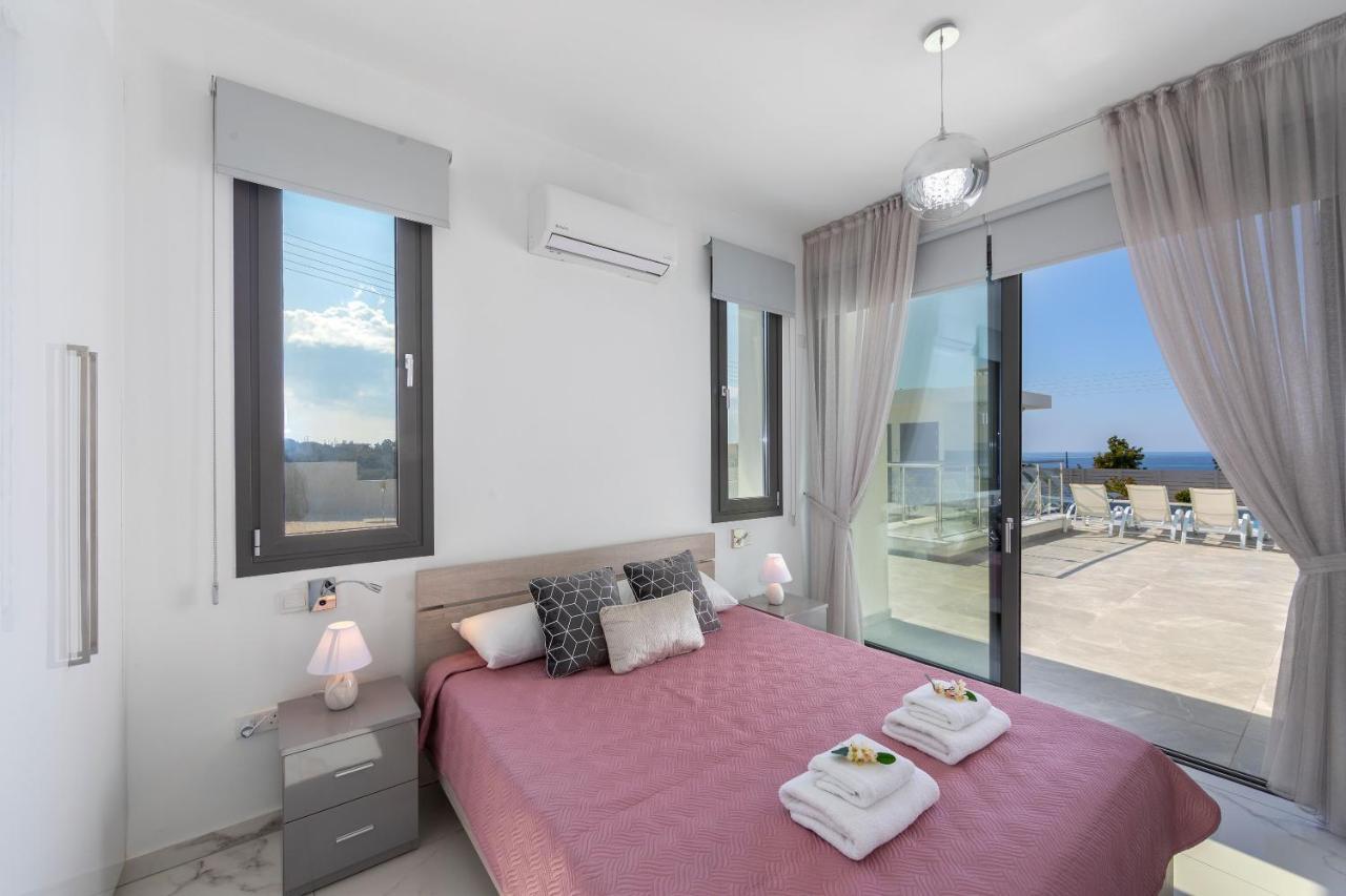 Villa Pleiades Paphos Bagian luar foto