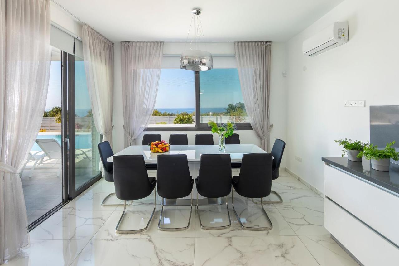 Villa Pleiades Paphos Bagian luar foto