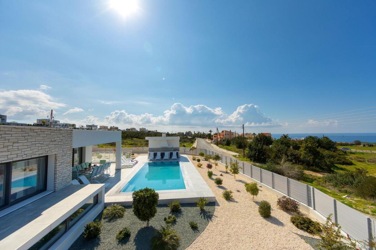 Villa Pleiades Paphos Bagian luar foto