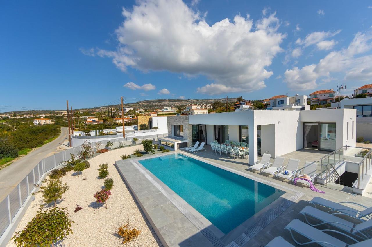 Villa Pleiades Paphos Bagian luar foto