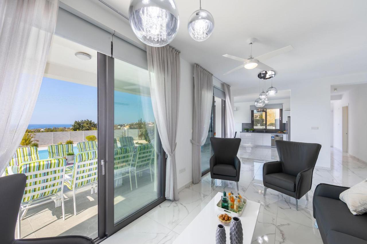Villa Pleiades Paphos Bagian luar foto