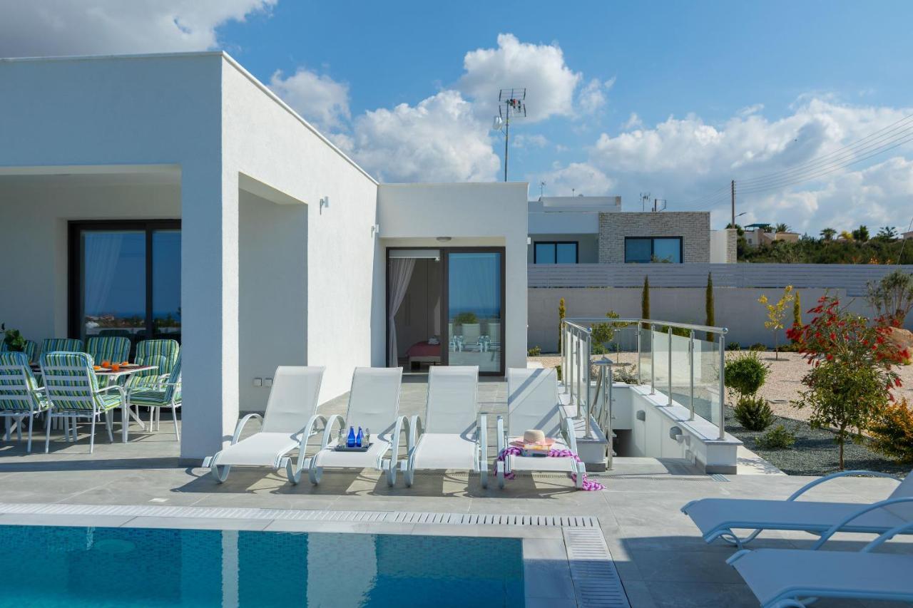 Villa Pleiades Paphos Bagian luar foto